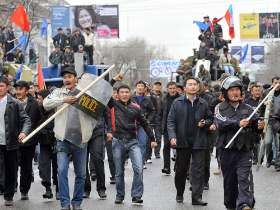 Беспорядки в Бишкеке. Фото: fotoden.info