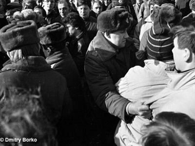 Первые "несанкционированные" митинги на "Пушке" в 80-е годы. Фото borko.livejournal.com