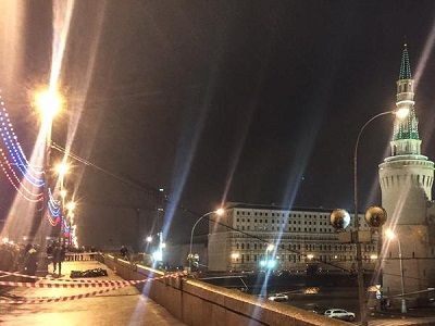 Место гибели Бориса Немцова, ночь с 27 на 28.2.15. Фото: twitter.com/EvgenyFeldman