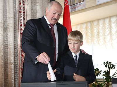 Александр Лукашенко с сыном Колей. Фото: belarus.by