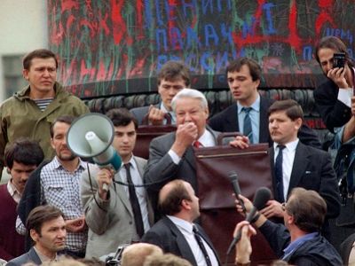 Б.Н. Ельцин во время путча 1991 г. Фото: nnm.me