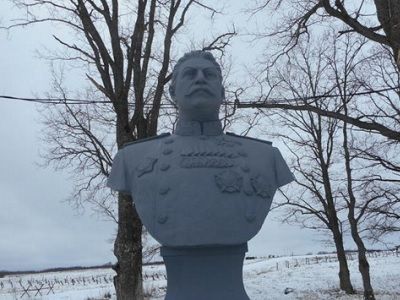 Бюст Сталина в Псковской области. Фото: pln24.ru