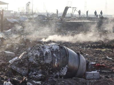 Обломки самолета "Международных авиалиний Украины", разбившегося под Тегераном. Фото: Mahmoud Hosseini/Getty Images
