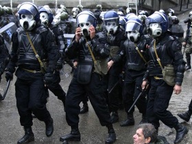Разгон митинга в Грузии. Фото AFP.