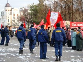 Конвой демонстрации. Фото Виктора Шамаева, Каспаров.Ru