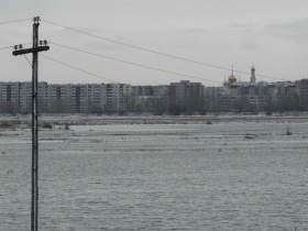 Повышенный уровень воды у поселка Усть-Абакан. Фото М. Афанасьева/Каспаров.Ru